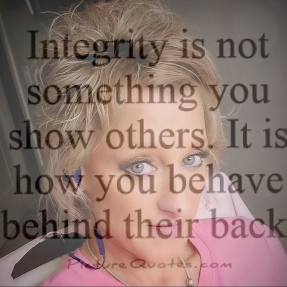 Meet your Posher, Mindy - Picture 7 of 7